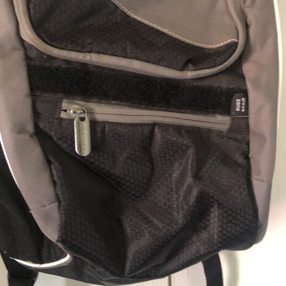 Easton sports outdoors pockets black and Gray Backpack - Picture 4 of 10